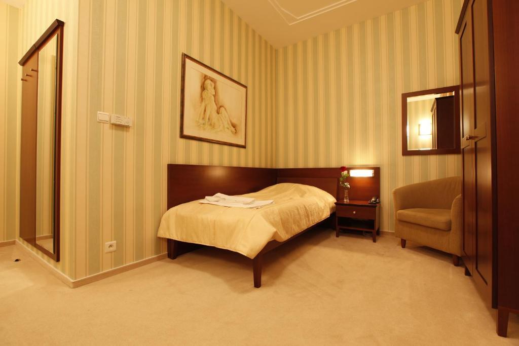 Hotel Sandor Pavillon Πιεστάνυ Δωμάτιο φωτογραφία