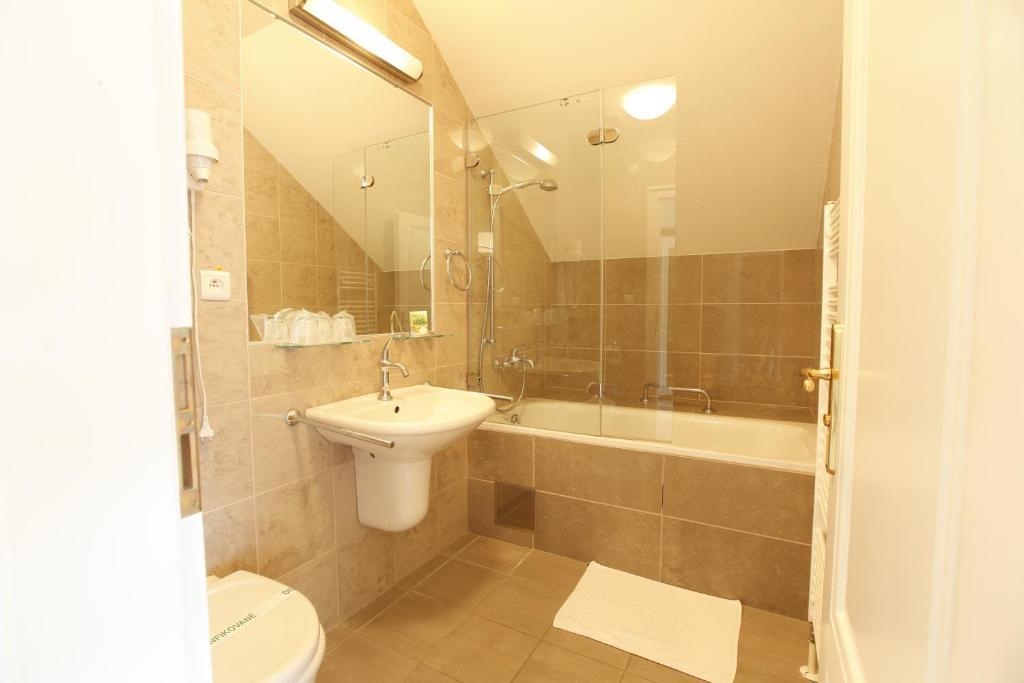 Hotel Sandor Pavillon Πιεστάνυ Δωμάτιο φωτογραφία