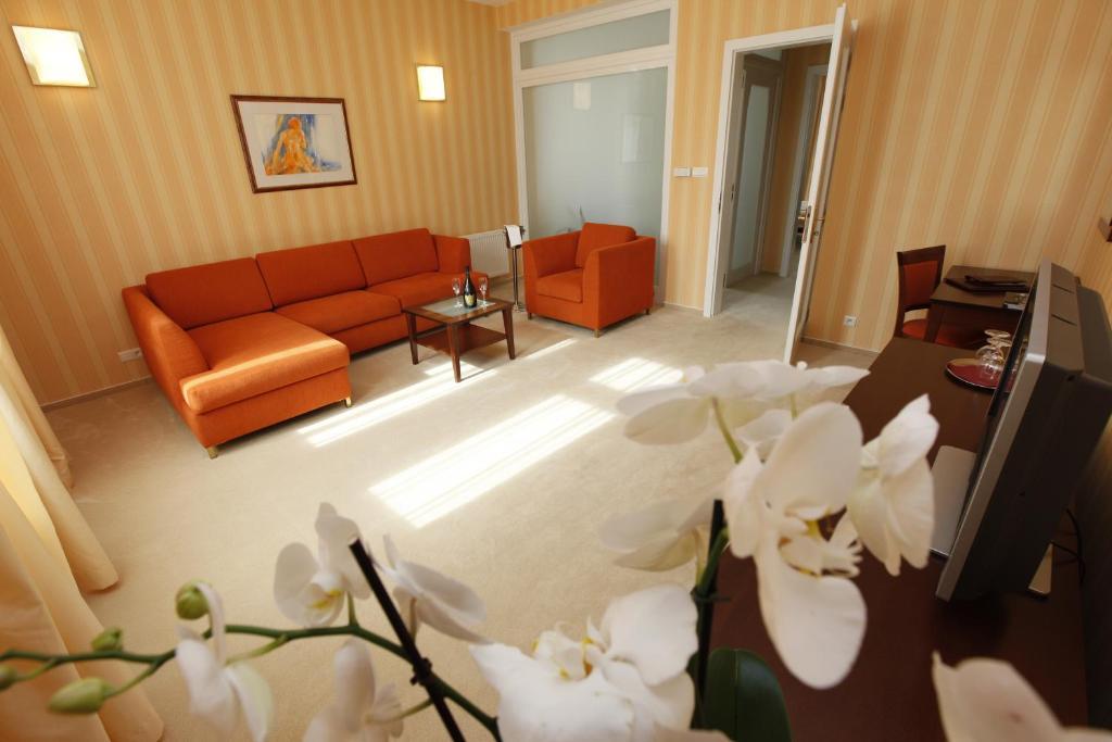 Hotel Sandor Pavillon Πιεστάνυ Δωμάτιο φωτογραφία