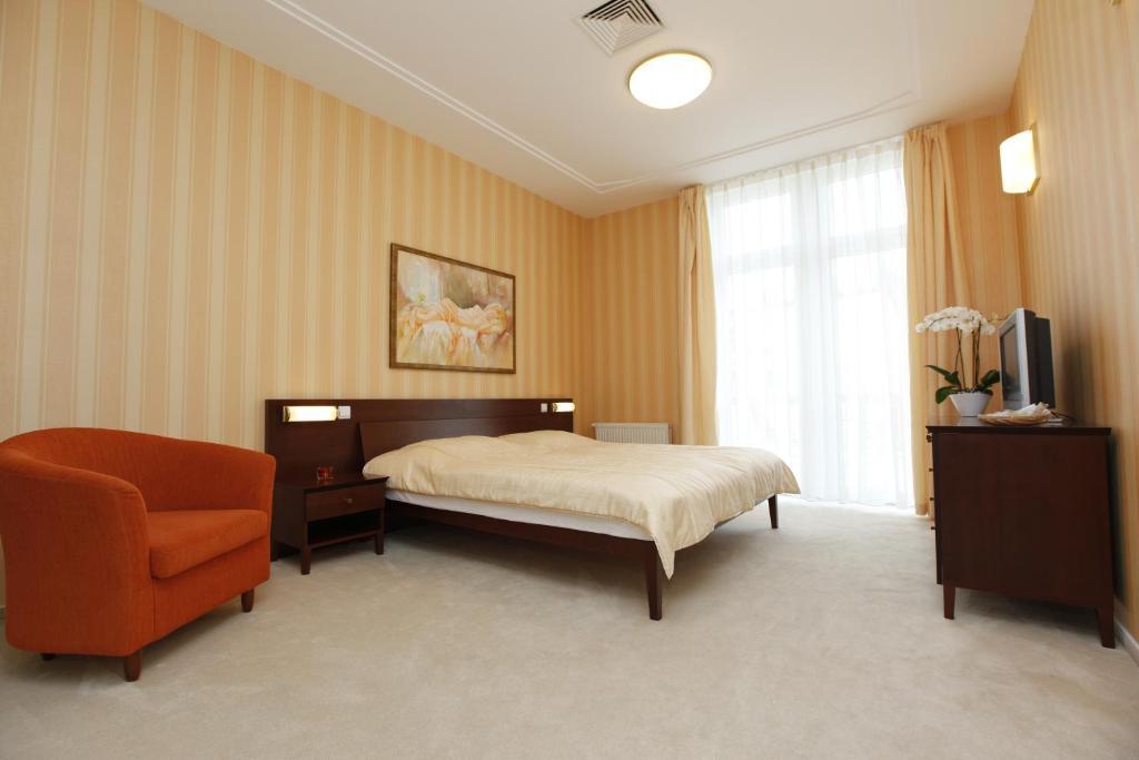 Hotel Sandor Pavillon Πιεστάνυ Δωμάτιο φωτογραφία