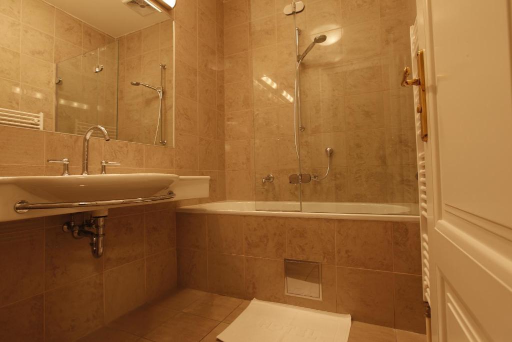 Hotel Sandor Pavillon Πιεστάνυ Δωμάτιο φωτογραφία