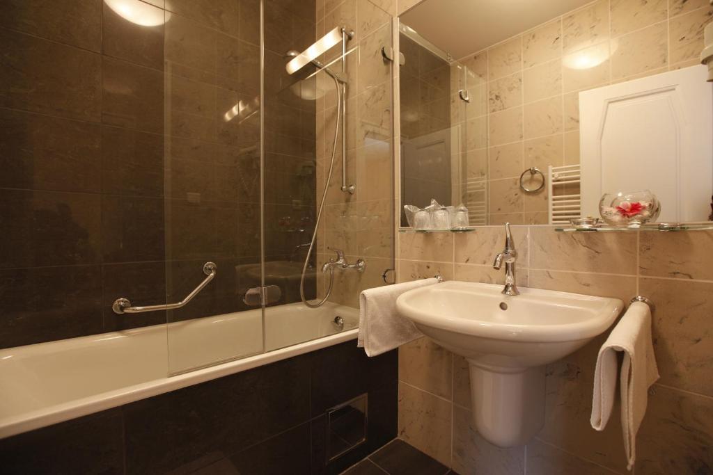 Hotel Sandor Pavillon Πιεστάνυ Δωμάτιο φωτογραφία