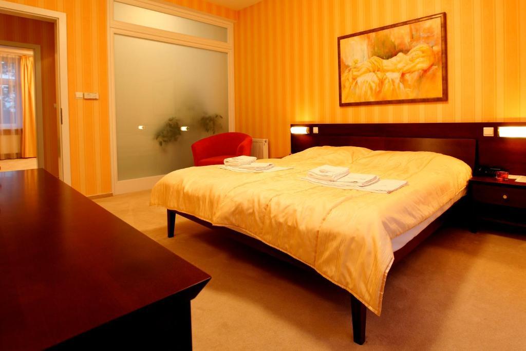Hotel Sandor Pavillon Πιεστάνυ Εξωτερικό φωτογραφία